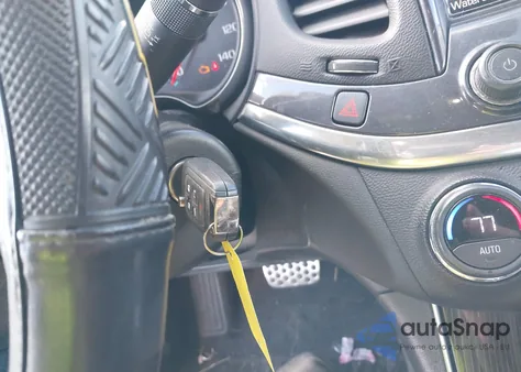 2016 Chevrolet Impala 1Lt из США, поврежденный, VIN 2G1105SA1G9194232